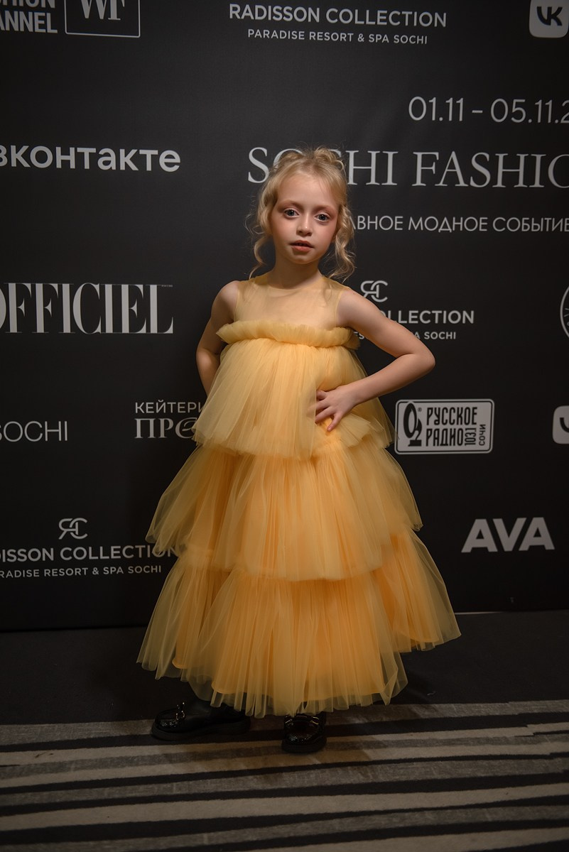 SochiFashionWeek2024 дизайнер Анохина Светлана. Семейный и коммерческий фотограф в Сочи Александр Бодунов