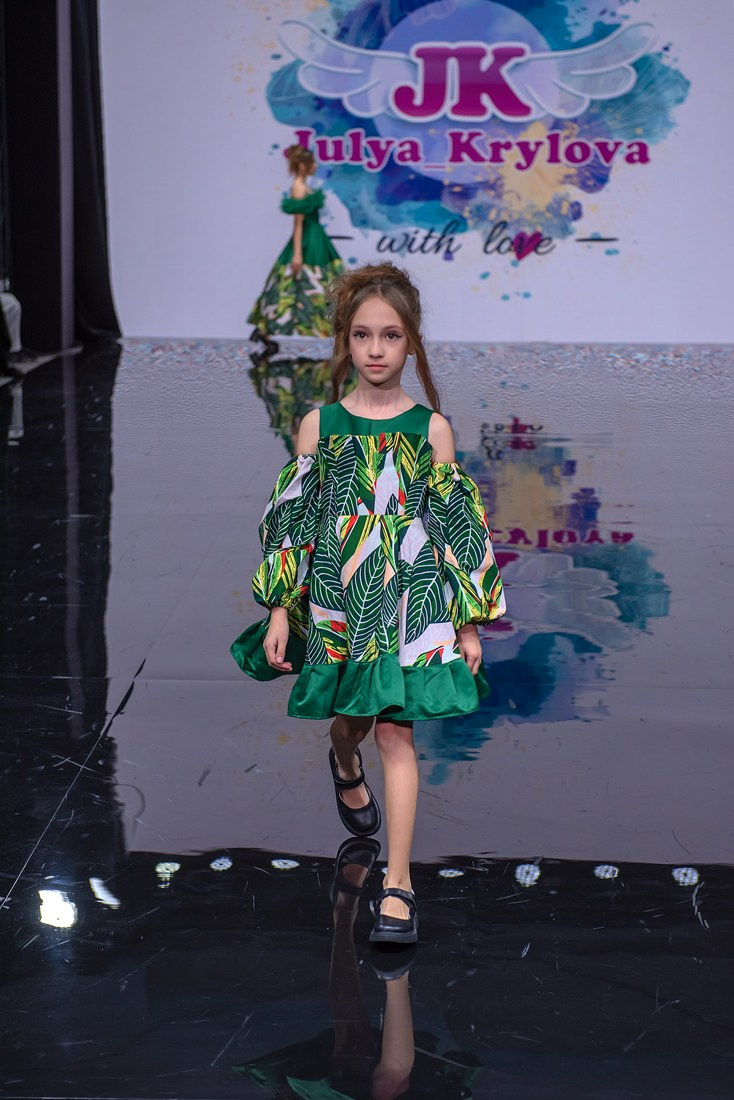 SochiFashionWeek2024 дизайнер Юлия Крылова. Семейный и коммерческий фотограф в Сочи Александр Бодунов