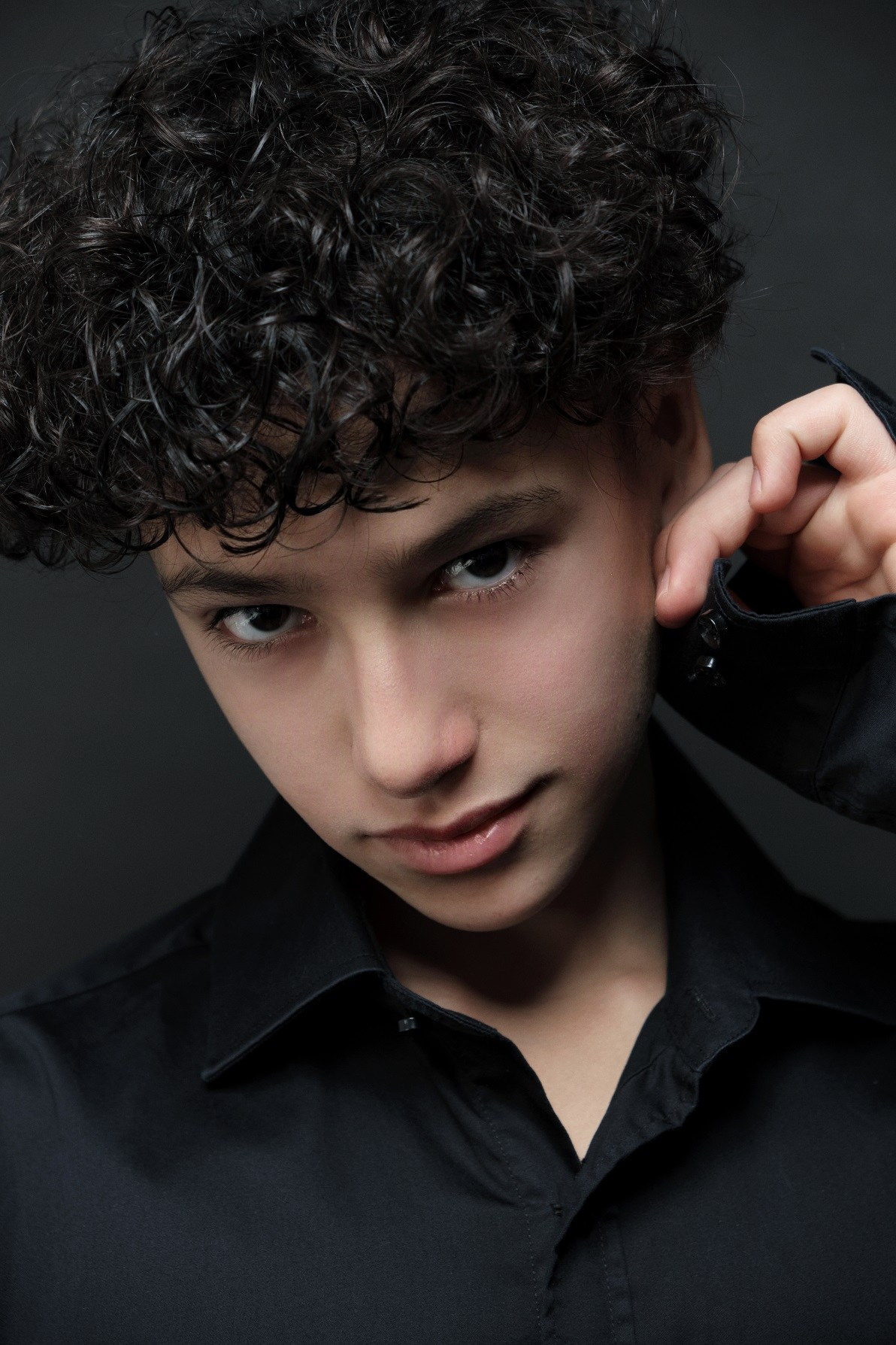 Владимир Петровский. Съёмка одежды для маркетплейсов и брендов Morozova Production