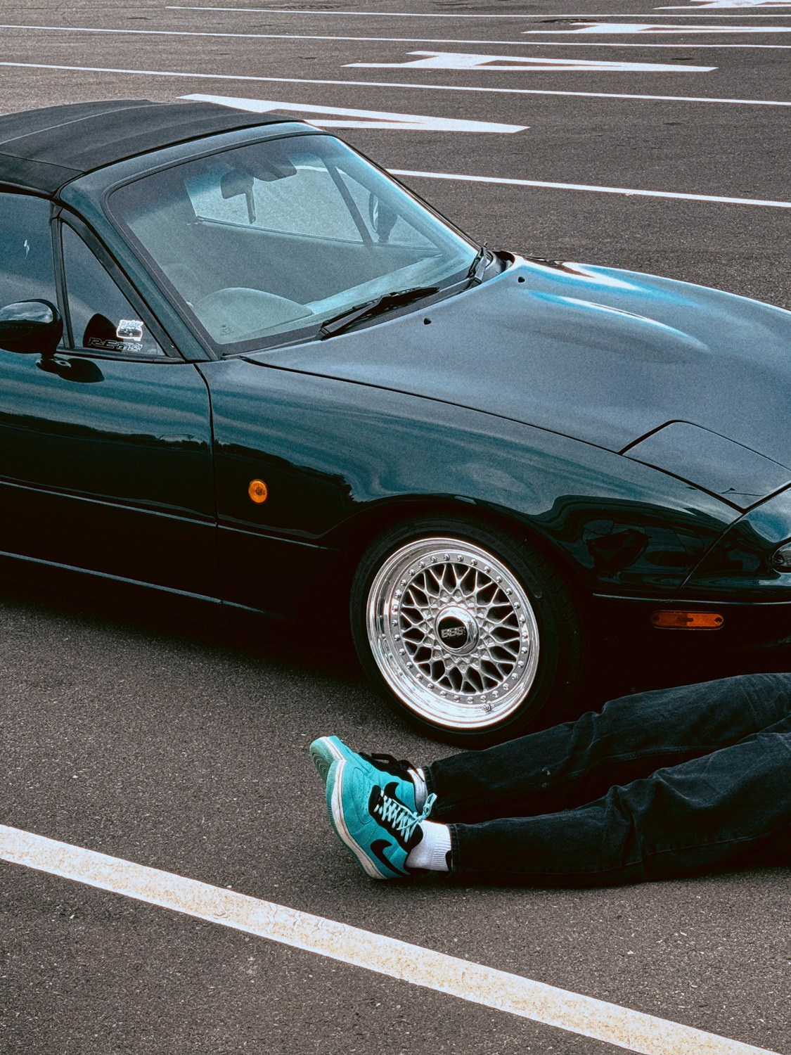 Современная концептуальная фотография о теле, уязвимости и идентичности. Визуальная практика на стиле честности, пост-иронии и искусства.Рекламная фотография, Концептуальная фотография, Современный художник, Психология, Коммерческий фотограф, Репортажный фотограф, Стрит фотография, Арт, Сюрреализм, Мобильная фотография, Снято на айфон, Дима Бурза