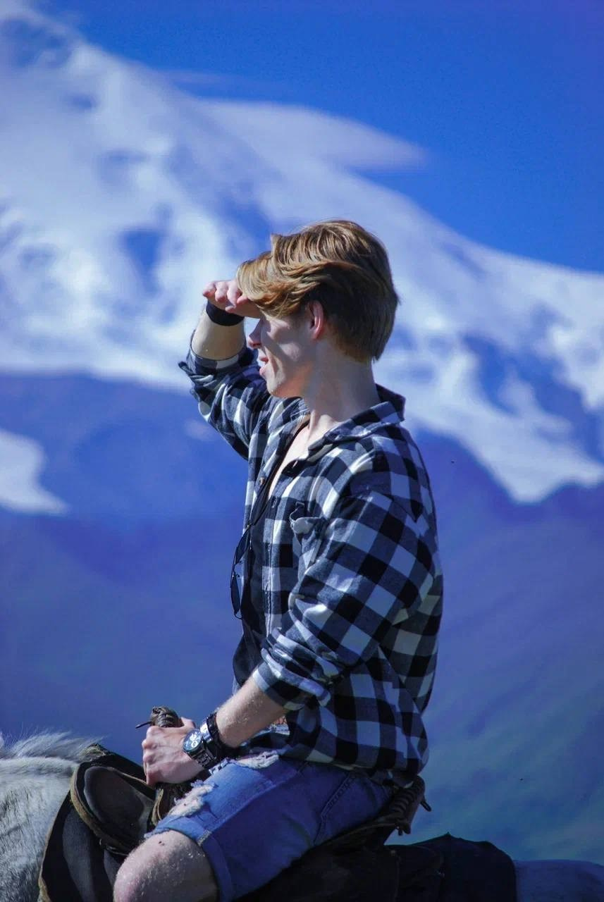 Горы Кавказа. Костюмер, художник кино и телевидения в спб