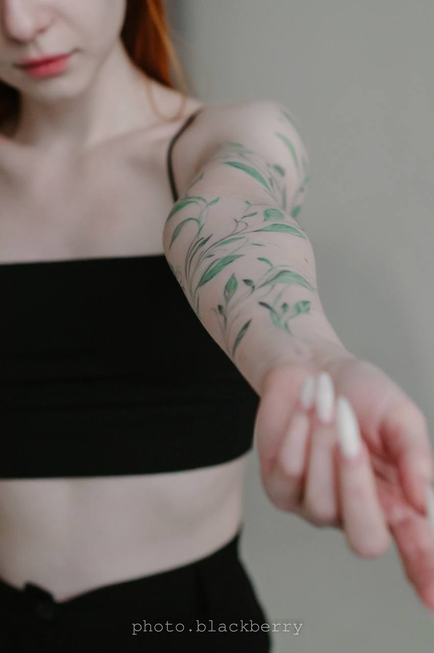 Tattoo journey. Люблю снимать не только эмоции людей, но и автомобили.Живу в Челябинске, ну и конечно как же без путешествий по городам