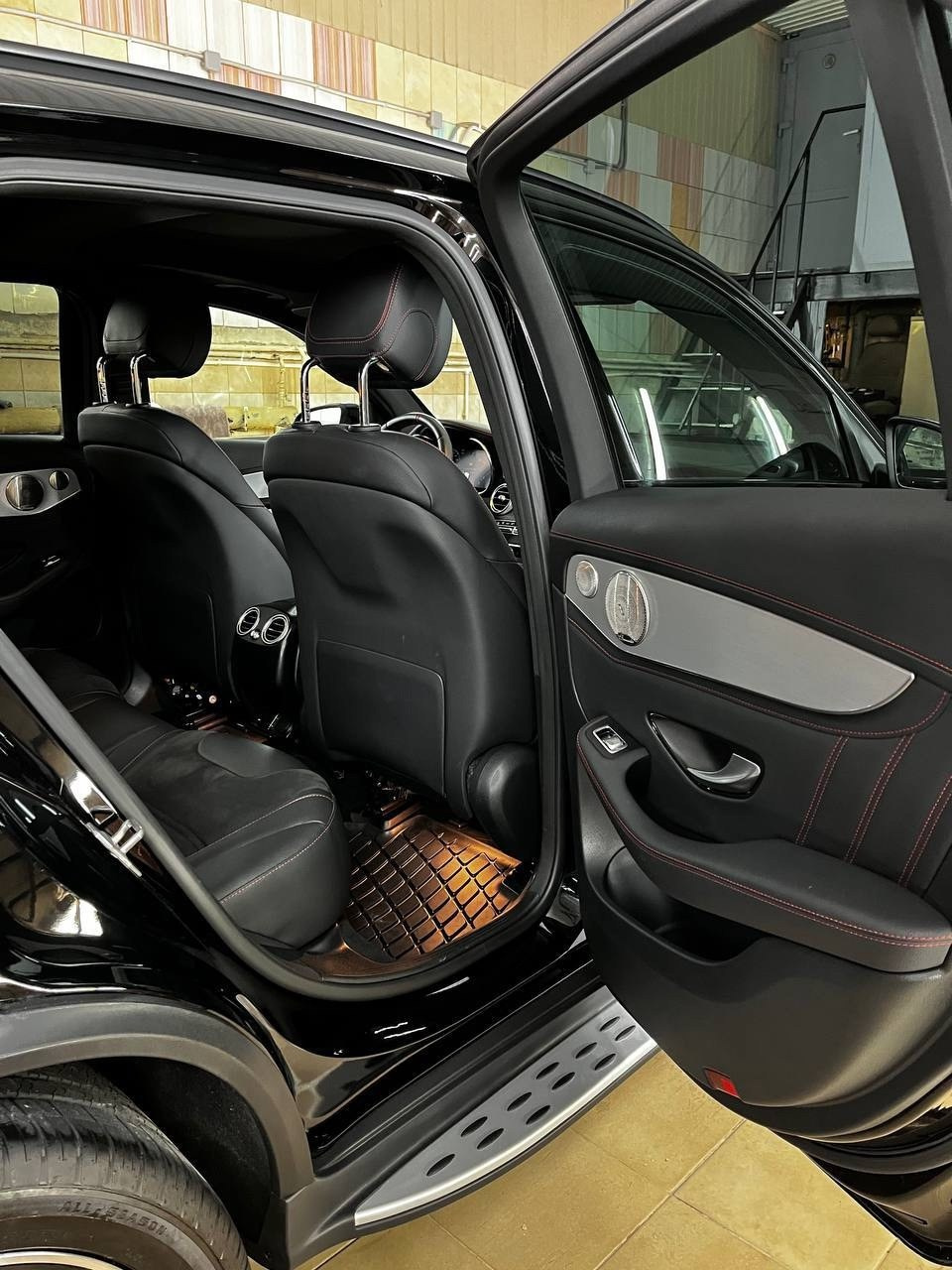 Mercedes-Benz GLC 43 AMG. Светопись: православная фотография и детейлинг | Тихвин