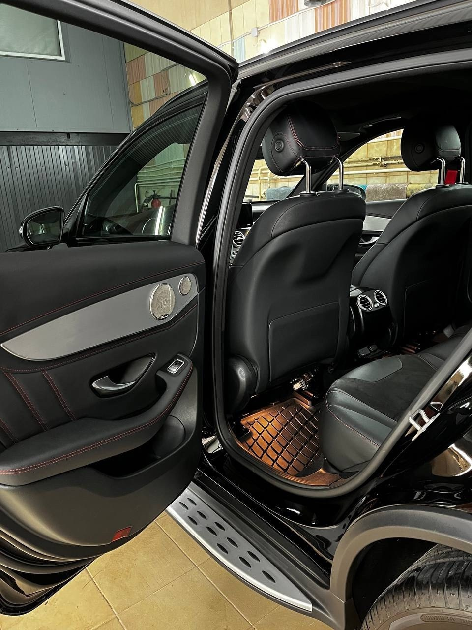 Mercedes-Benz GLC 43 AMG. Светопись: православная фотография и детейлинг | Тихвин