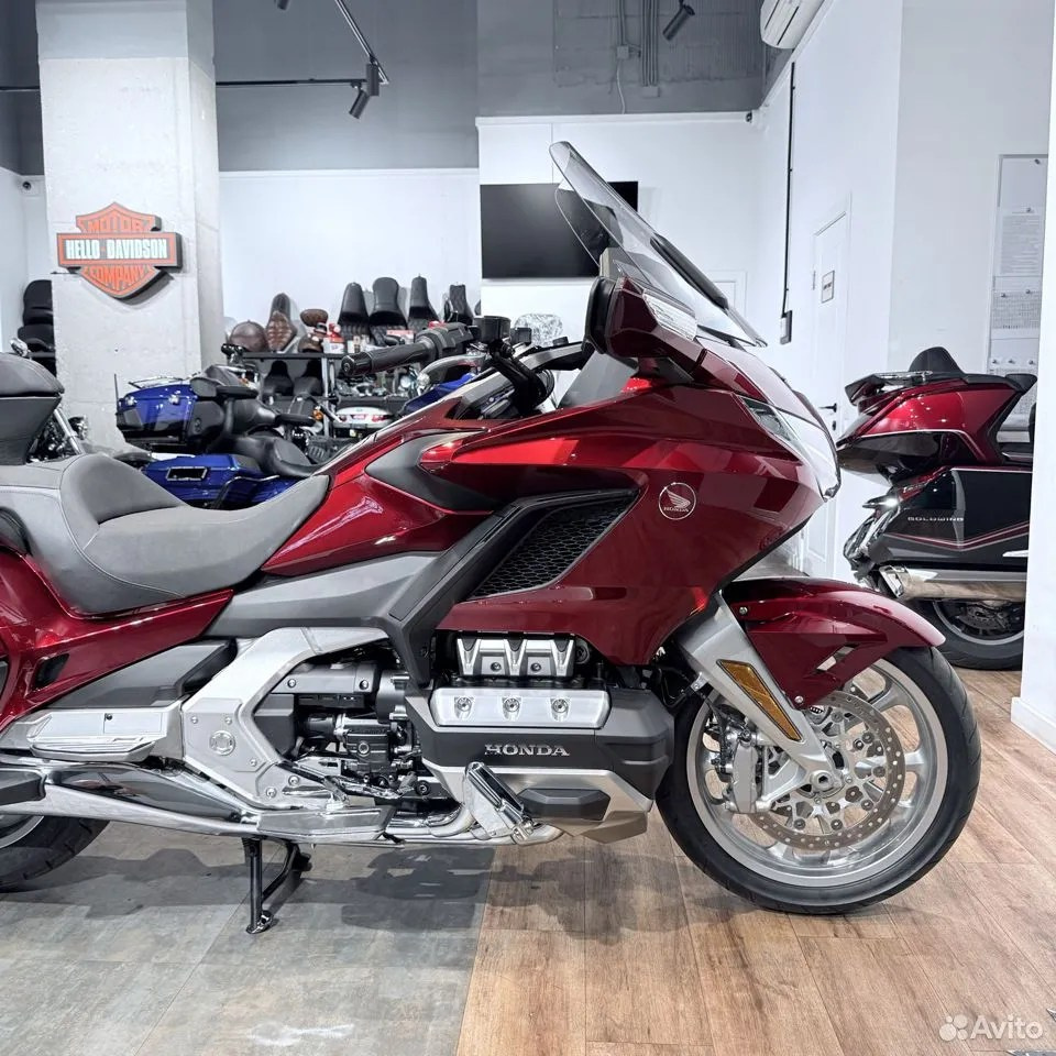 2023 НОNDA Goldwing NEW Candy Ardеnt Rеd МANUAL. Hello Davidson, Москва. Только хорошие мотоциклы…
