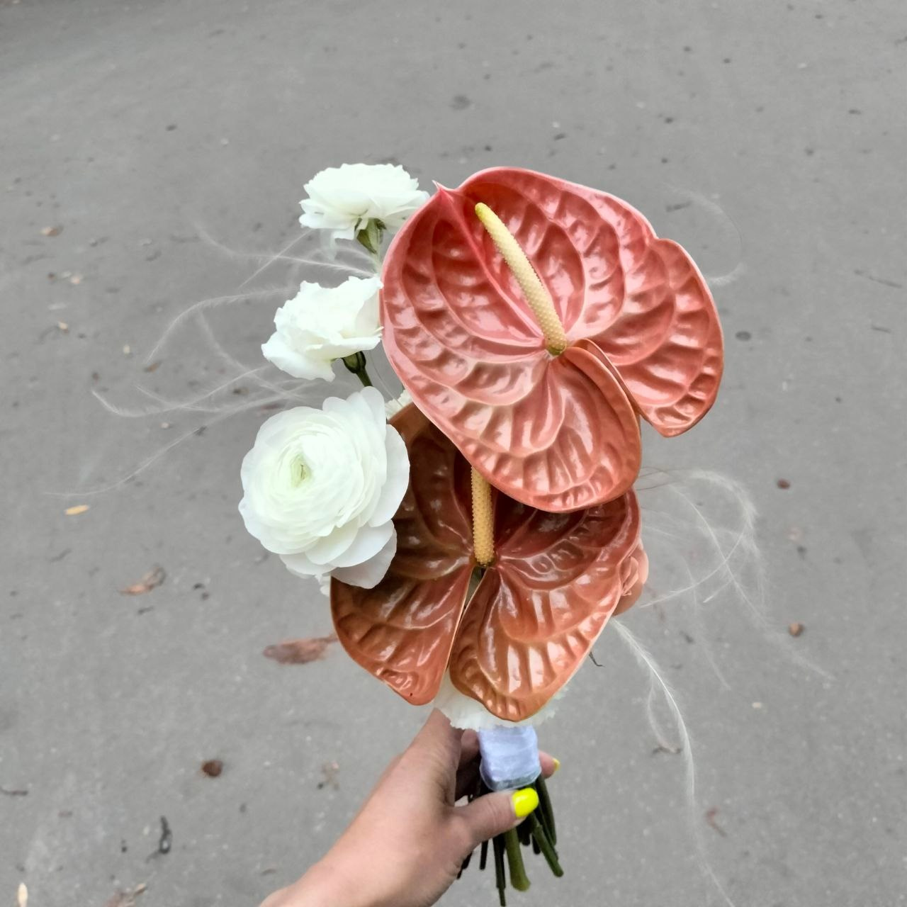 авторский букет невесты, современный букет невесты, невеста 2025,  букет невесты, свадебный букет, свадьба 2025, свадебный букет, свадебный букет невесты, флорист на свадьбу, флорист фрилансер, флорист москва, ручная работа, яркий букет невесты, современный букет невесты,т, флорист на свадьбу, хороший флорист, флорист фрилансер, букет по фото, флорист профессионал.  Букет невесты на заказ, букет для невесты Москва, свадебный флорист, флорист на свадьбу, сборка букета на свадьбу, ручная работа, букет для невесты ручной работы, букет невесты ручной работы . бутоньерка жениха в подарок, авторский букет для невест, современный букет невесты