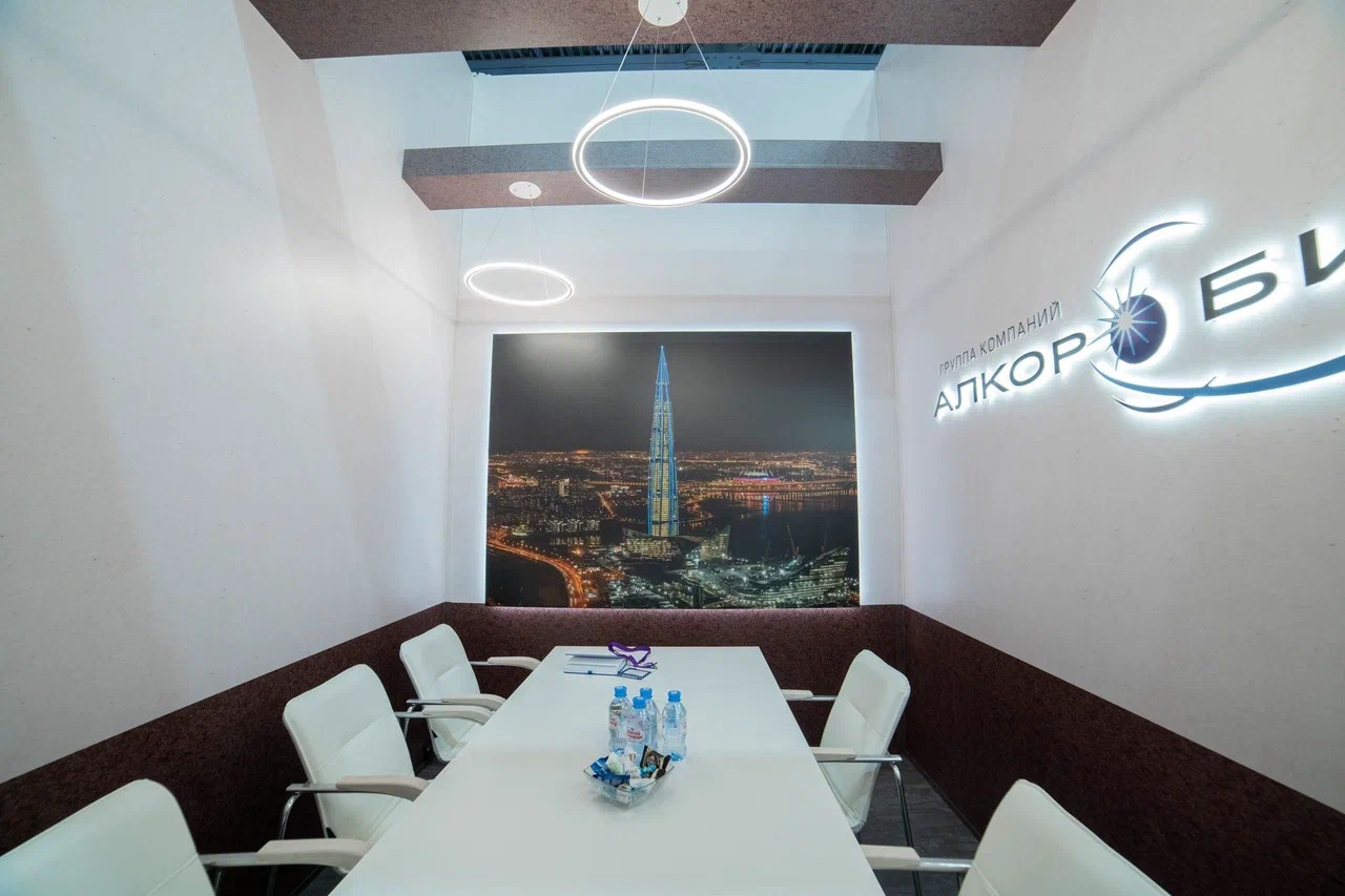 Выставочные стенды. Профессиональный портретный фотограф в Москве Владимир Глаголев