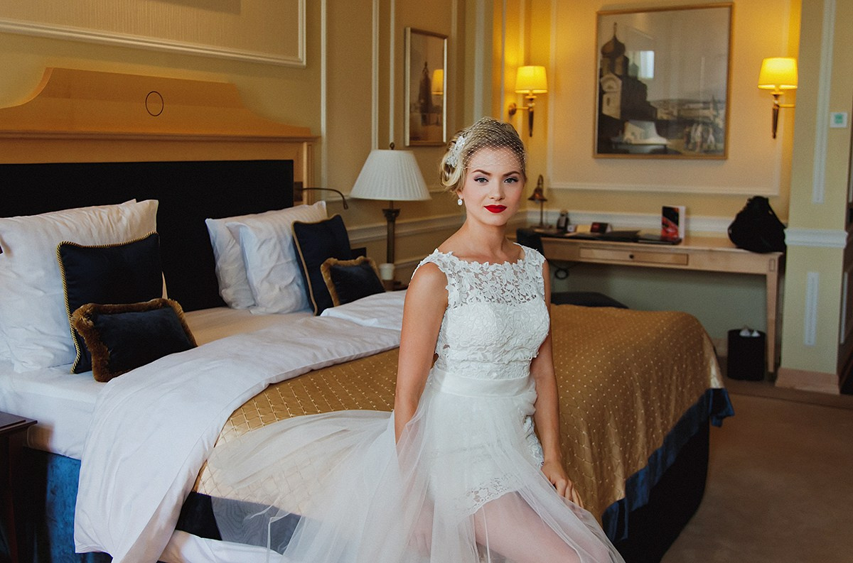 Москва. Свадебная романтическая прогулка Лены и Эндрю. Фотограф крещение венчание в Петербурге! Помогает подобрать храм и посоветовал душевного батюшку в СПб