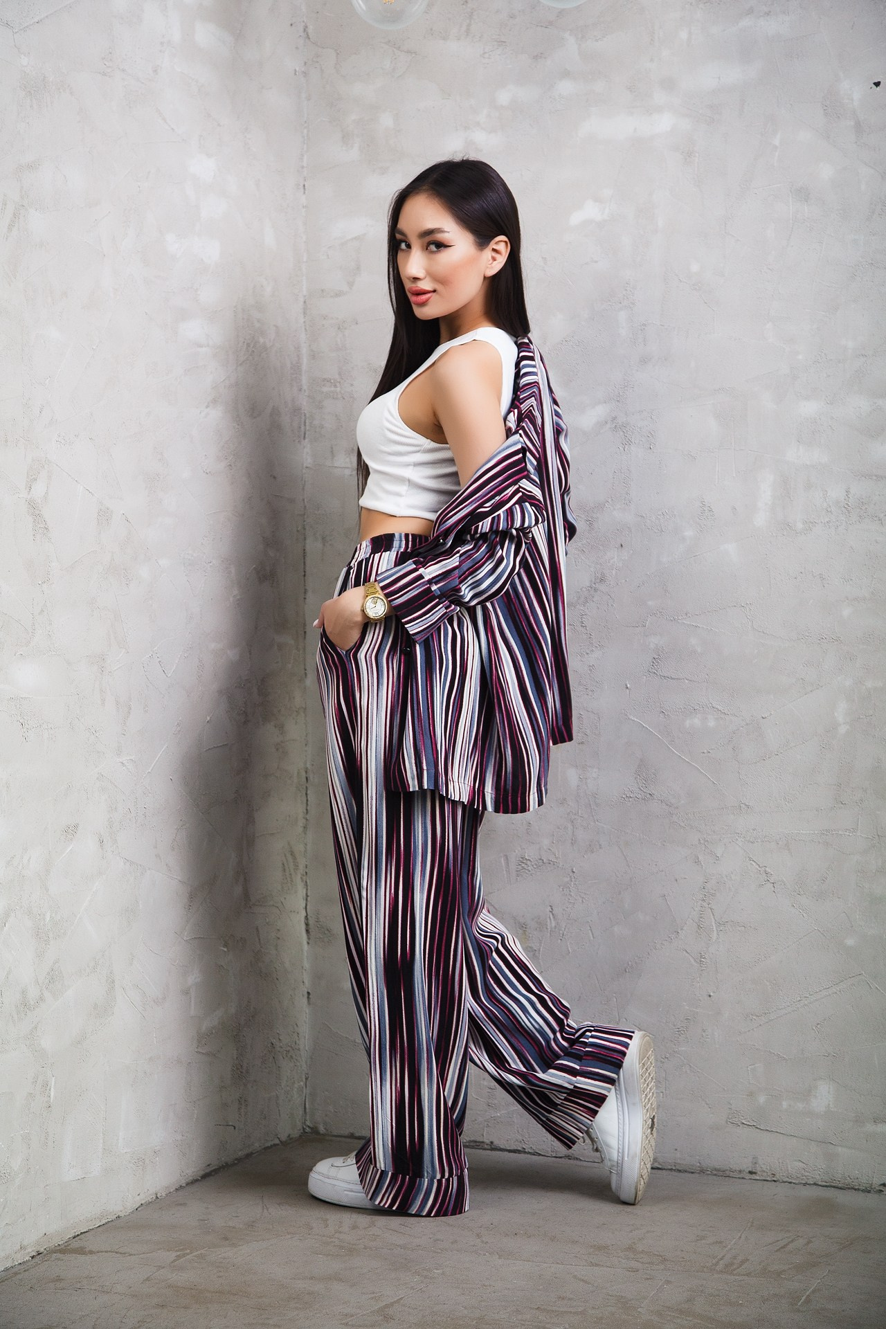 Реклама женской одежды. Натан Супервайзер по Продакшену