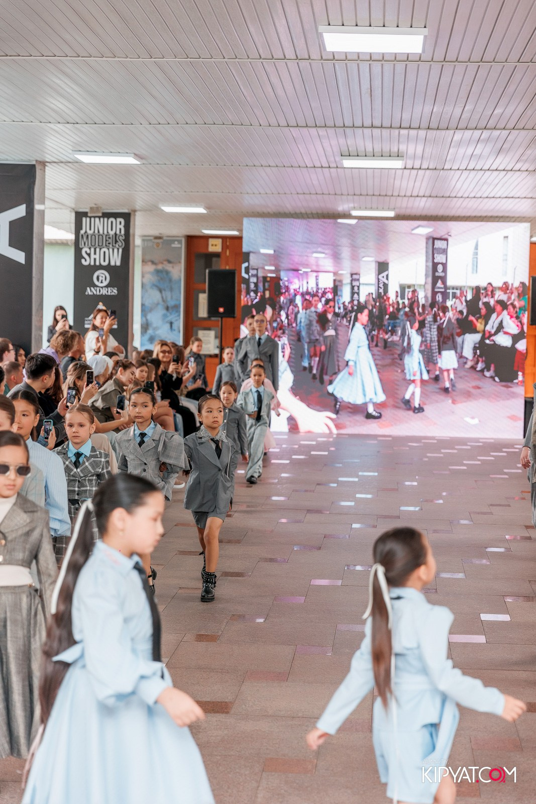 JUNIOR FASHION SHOW. КИПЯТКОМ АЛМАТЫ!