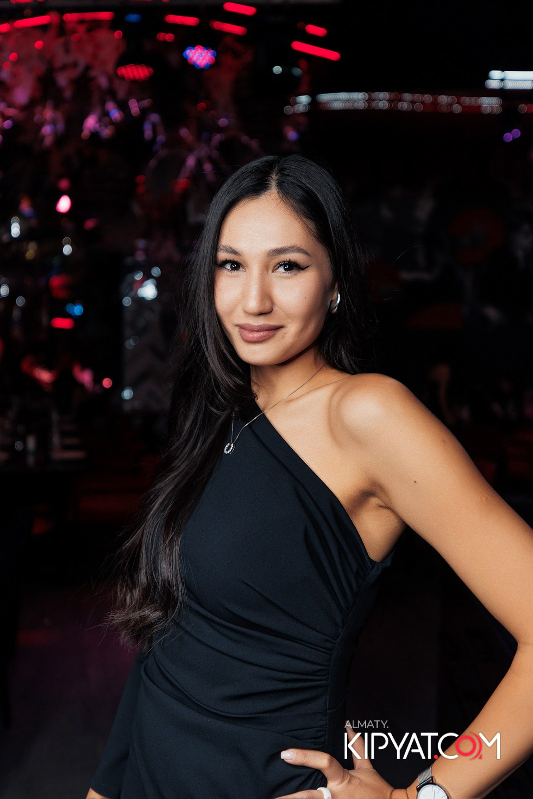 FRIENDS BAR & TERRACE. КИПЯТКОМ АЛМАТЫ!