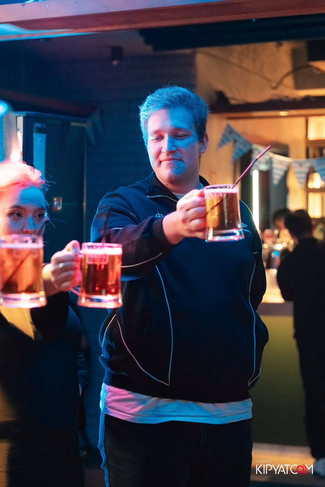 OKTOBERFEST — ПИНТА НА ГОГОЛЯ. КИПЯТКОМ АЛМАТЫ!