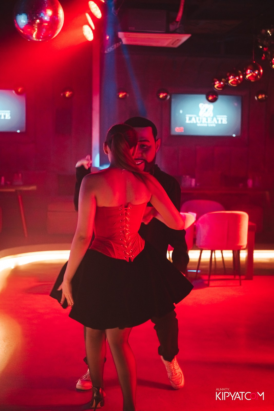 LAUREATE GRANDE CAFE. КИПЯТКОМ АЛМАТЫ!