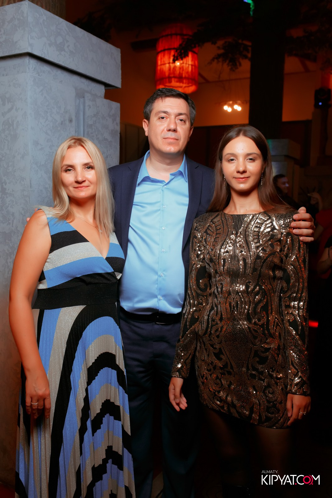 ГРУЗИНСКИЙ ДВОР НА КАБАНБАЙ БАТЫРА. КИПЯТКОМ АЛМАТЫ!