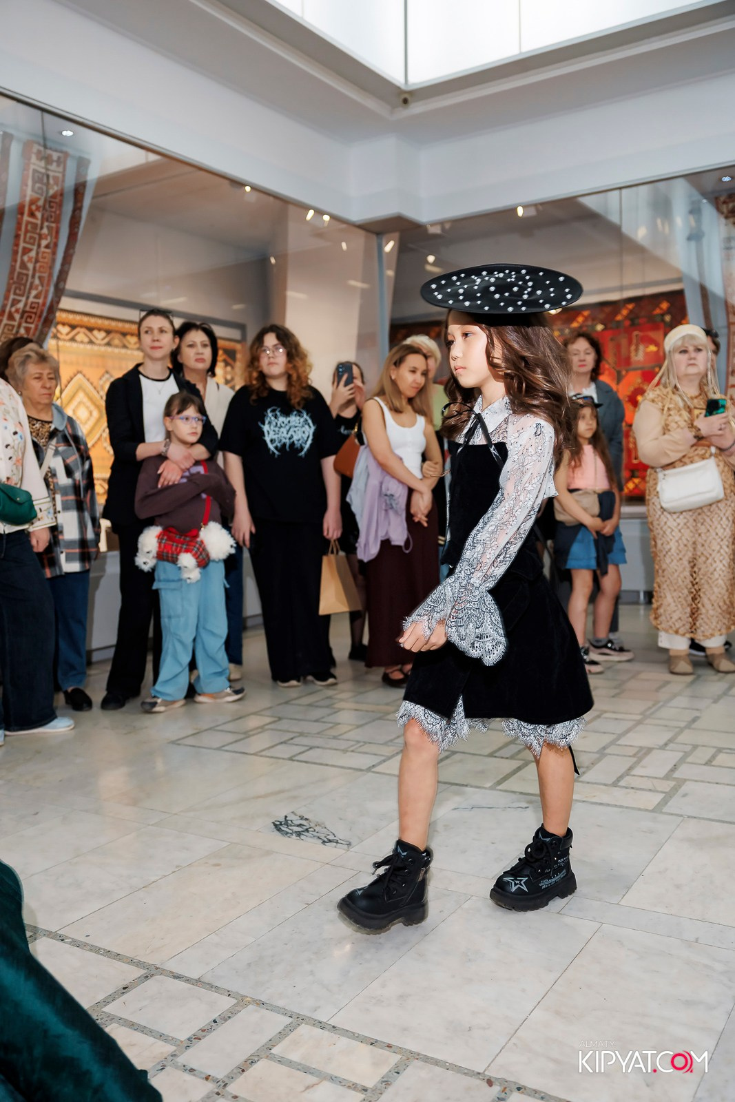 JUNIOR MODELS SHOW. ПЕРФОМАНС НОЧЬ В МУЗЕЕ. КИПЯТКОМ АЛМАТЫ! Фотосъемка мероприятий в Алматы