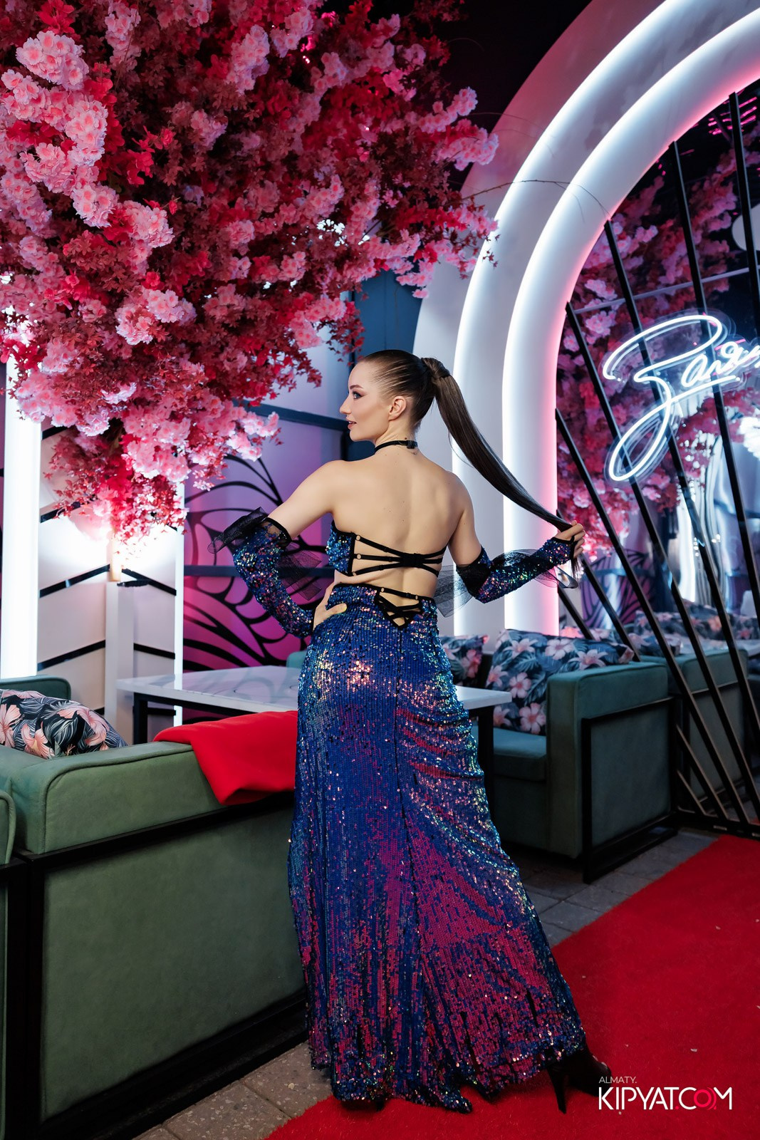 ЗАЯ, НА БИС. КИПЯТКОМ АЛМАТЫ!