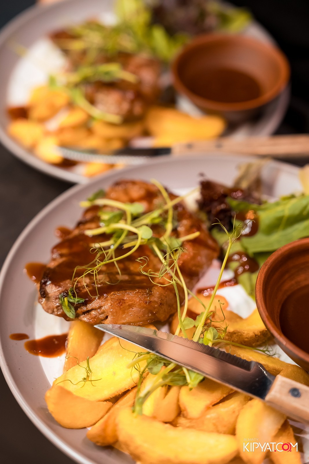 ОТКРЫТИЕ ЛЕТНЕЙ ТЕРАССЫ В РЕСТОРАНЕ ЛАРИСС ИВАННУ ХАЧУ. КИПЯТКОМ АЛМАТЫ!