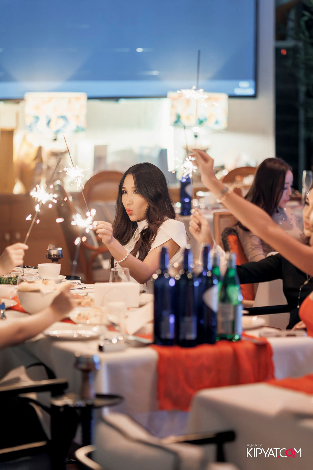 AIZA TERRACE RESTAURANT & BAR. КИПЯТКОМ АЛМАТЫ! Фотосъемка мероприятий в Алматы