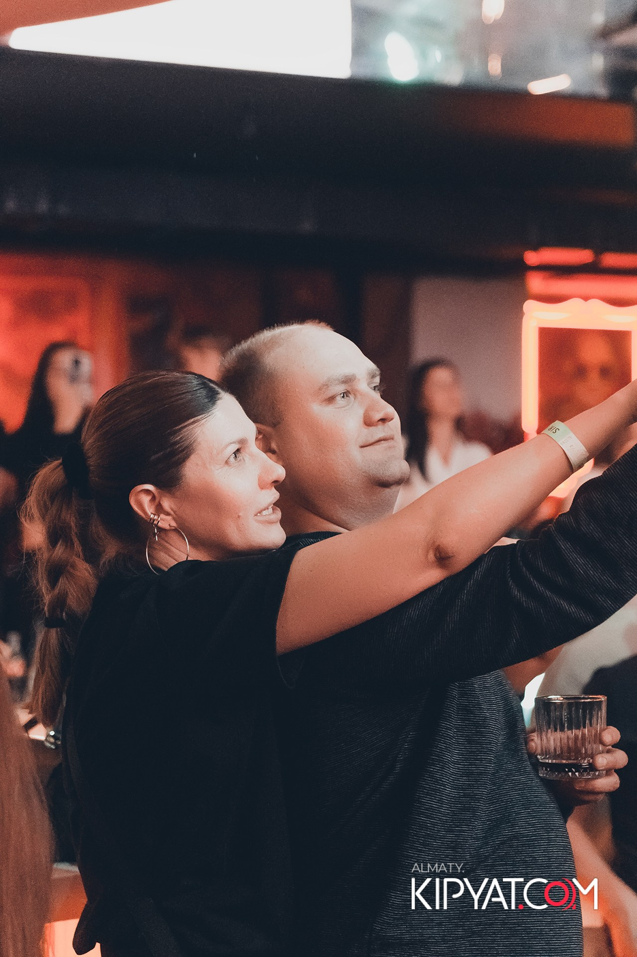 ВЫСТУПЛЕНИЕ ГРУППЫ ВИРУС SANTA BARBARA. КИПЯТКОМ АЛМАТЫ!