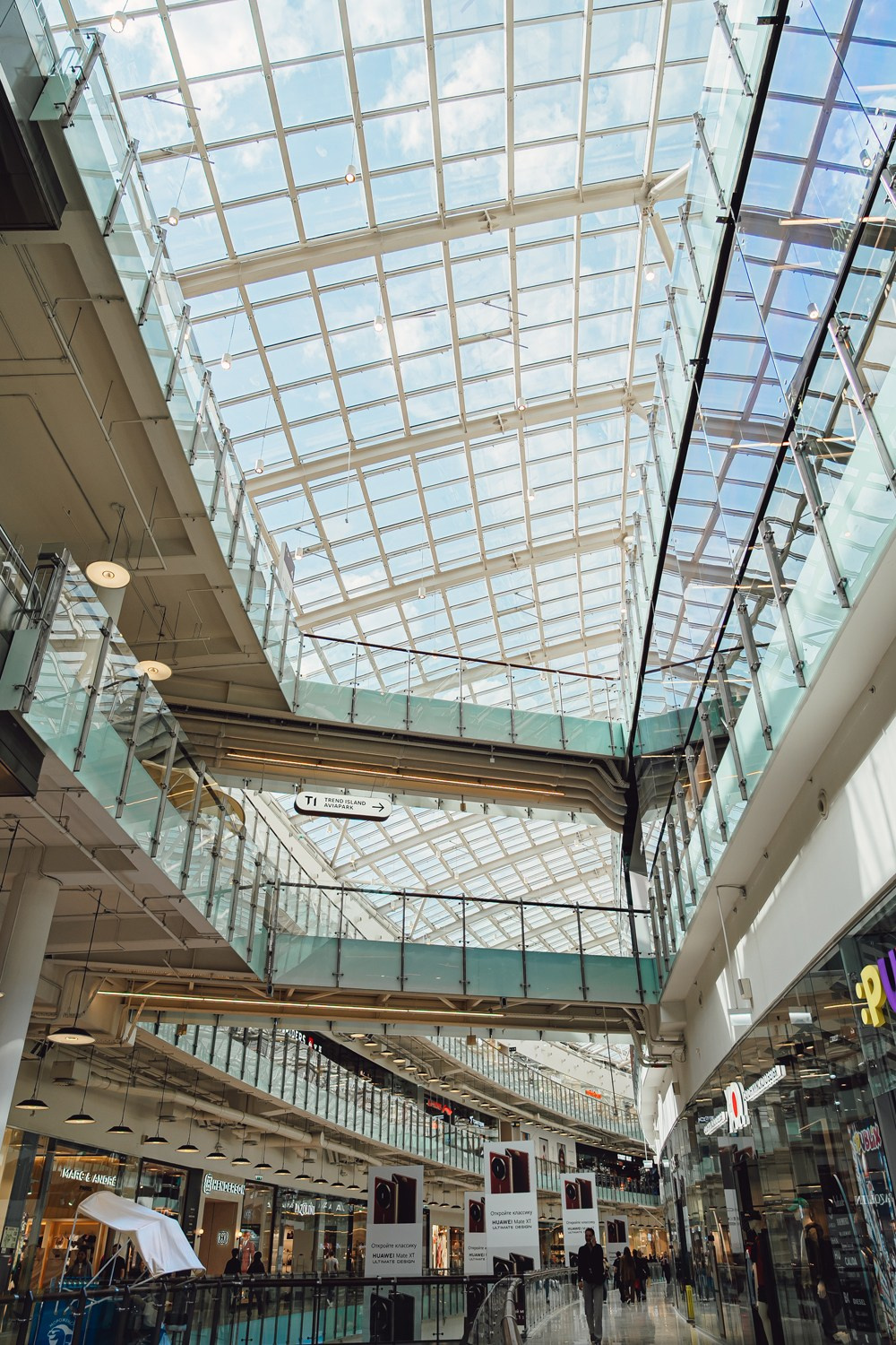 Aviapark-p. Vadim Yathartha — Photography, Cinematography, Generative AI