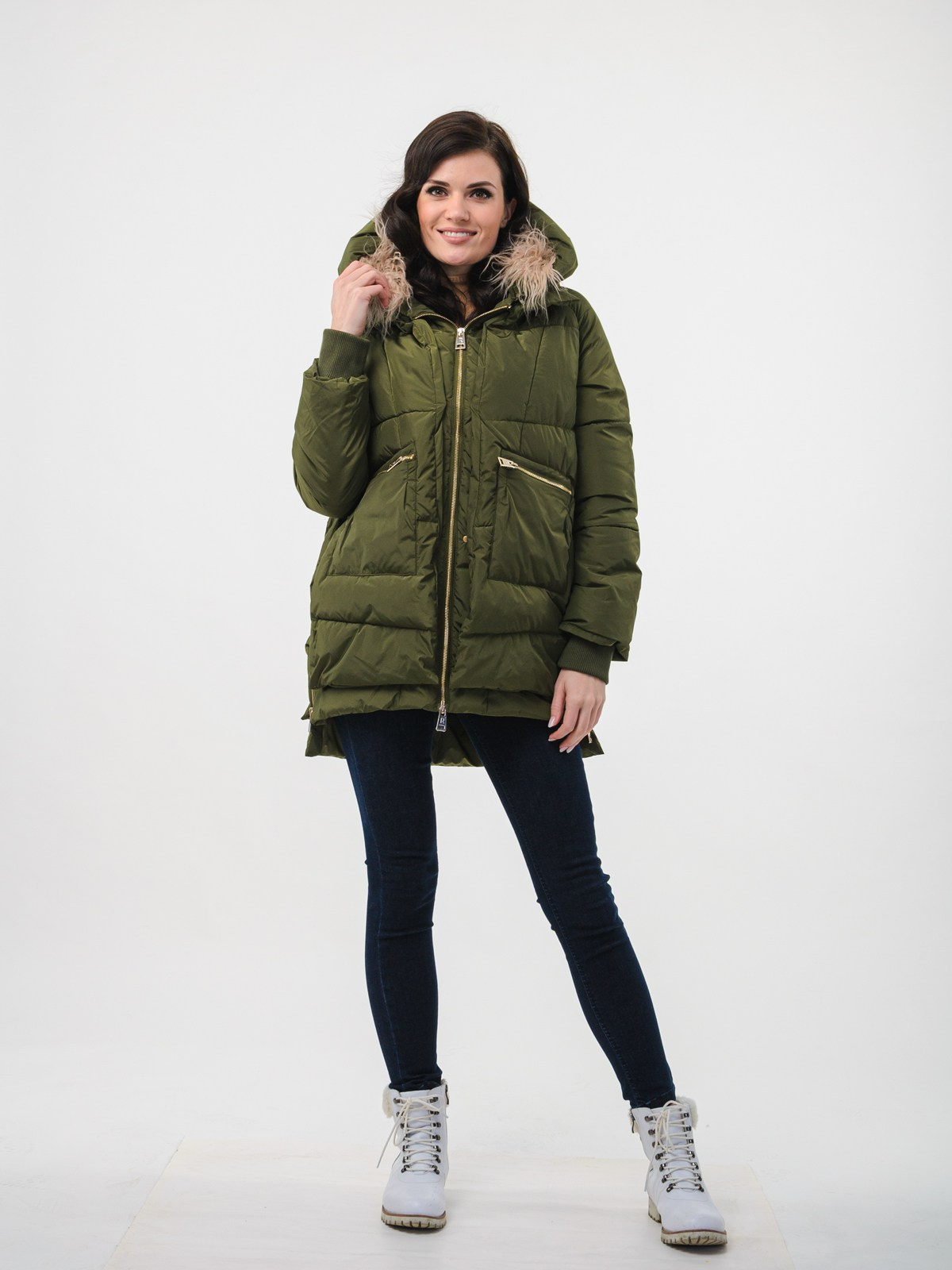 Каталожные фотосессии одежды. Компания и фотошкола по созданию контента в Москве