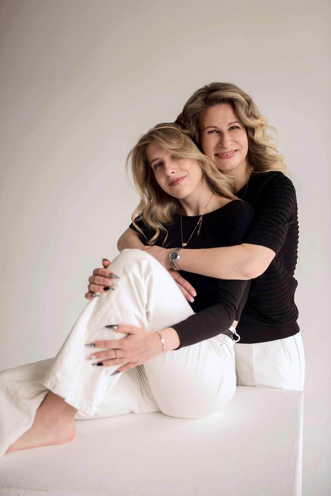 photo shoot for mom and daughter in the studio