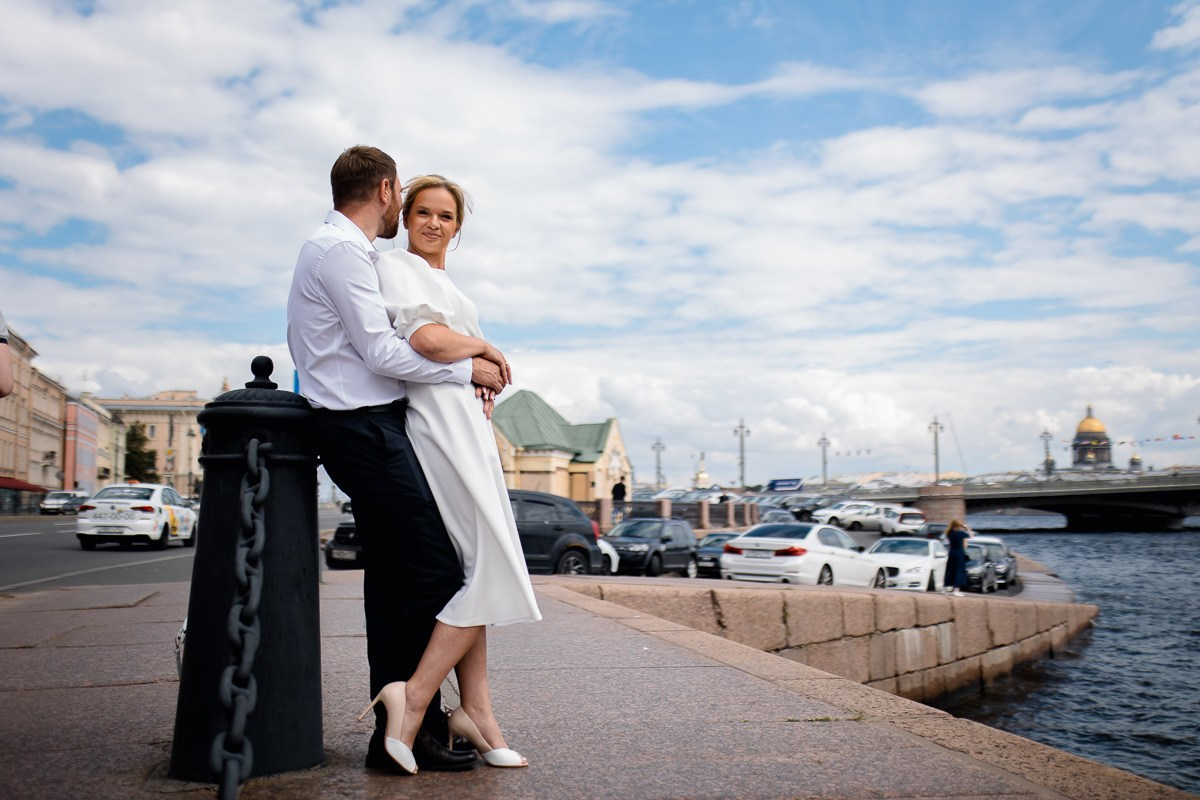 Свадебная фотосессия на улице. Свадебный фотограф в Санкт-Петербурге Антон Владимиров