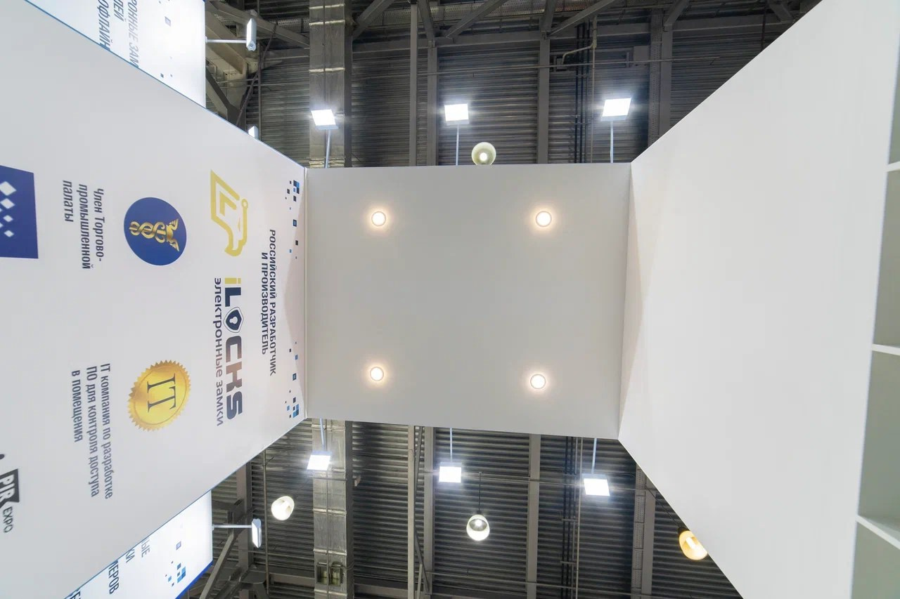 Выставочные стенды. Профессиональный портретный фотограф в Москве Владимир Глаголев