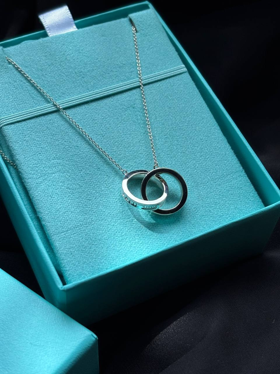 Ювелирные изделия и бижутерия