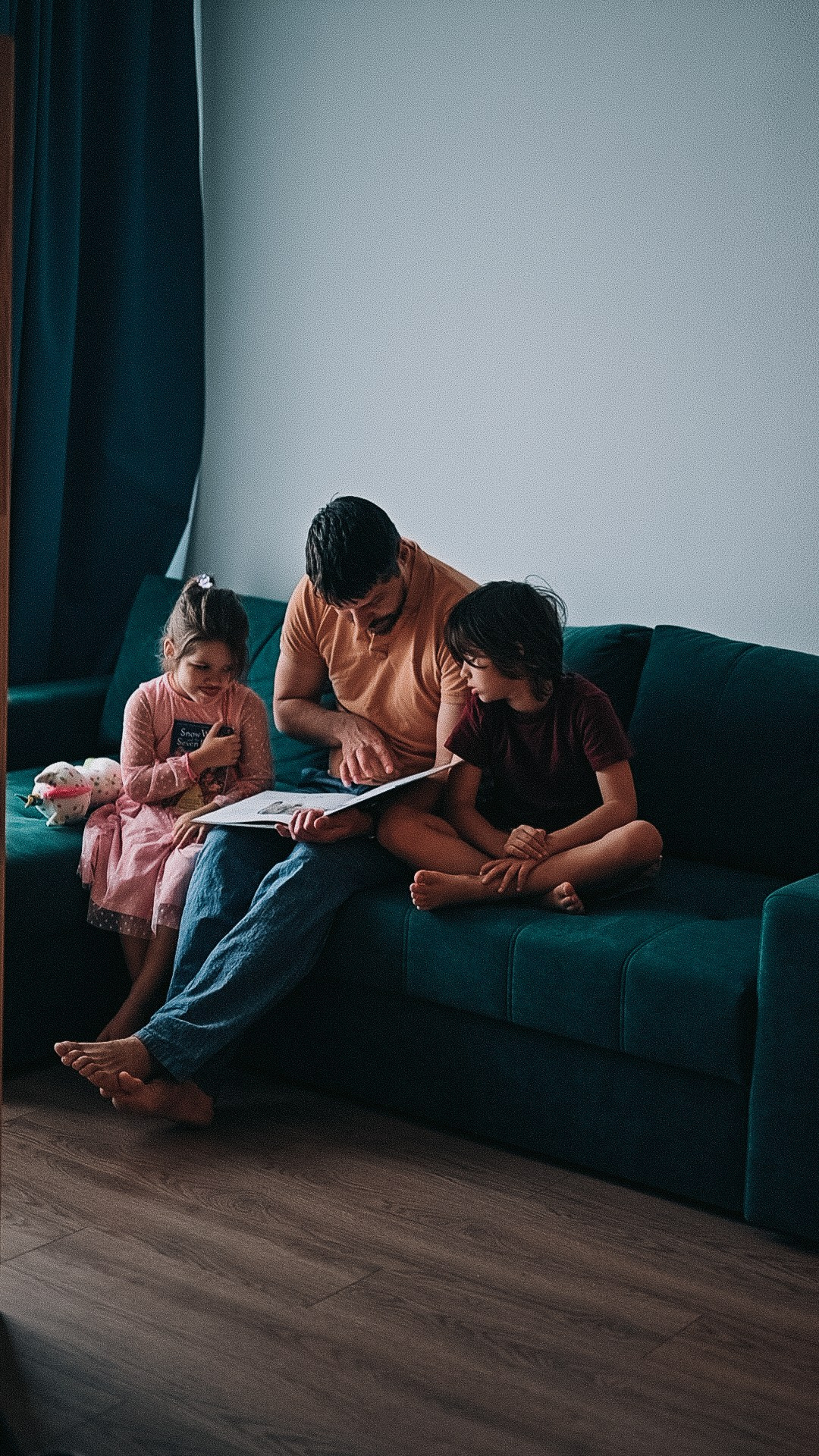 Семейное утро. Ксения, Михаил, Элиза, Даниэль. Семейный фотограф в Москве Дарья Пузикова