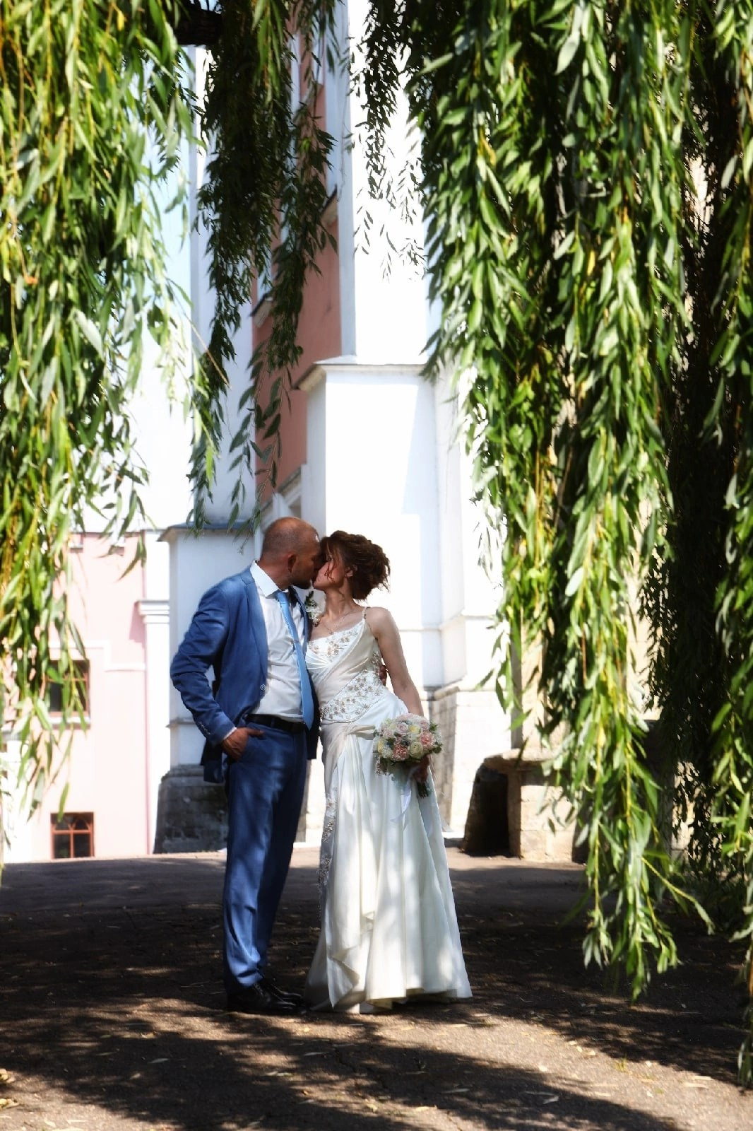 выездные съемки Романтические свадебные фото в Дубне Дмитрове Лобне – естественная обработка и атмосферные снимки Фотограф на мероприятие в Дмитров Лобня Дубна – свадьбы портреты праздники и выездные съемки