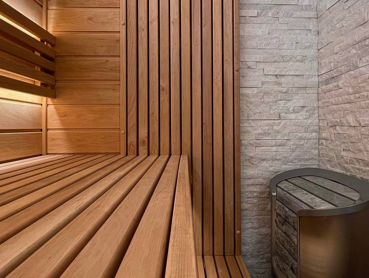 Дизайнерская реечная сауна в Лисьем Носу: уникальная концепция, материалы и оборудование — единственная в своем роде. SaunaTopMasters