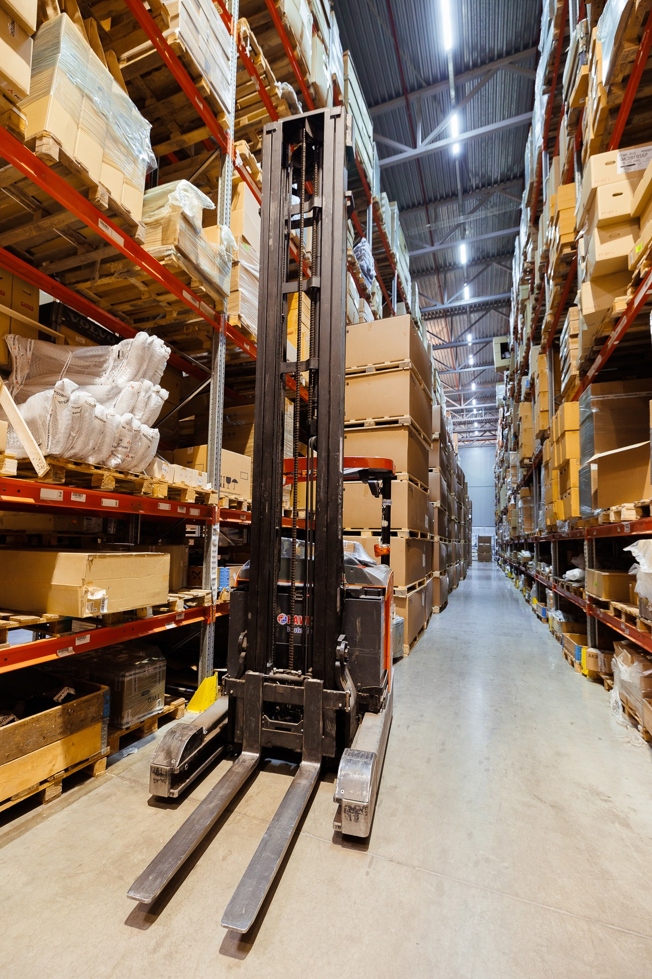 Склад. Фотосъёмка для бизнеса — предметное фото, репортаж с мероприятий, портреты людей, съёмка интерьера и экстерьера