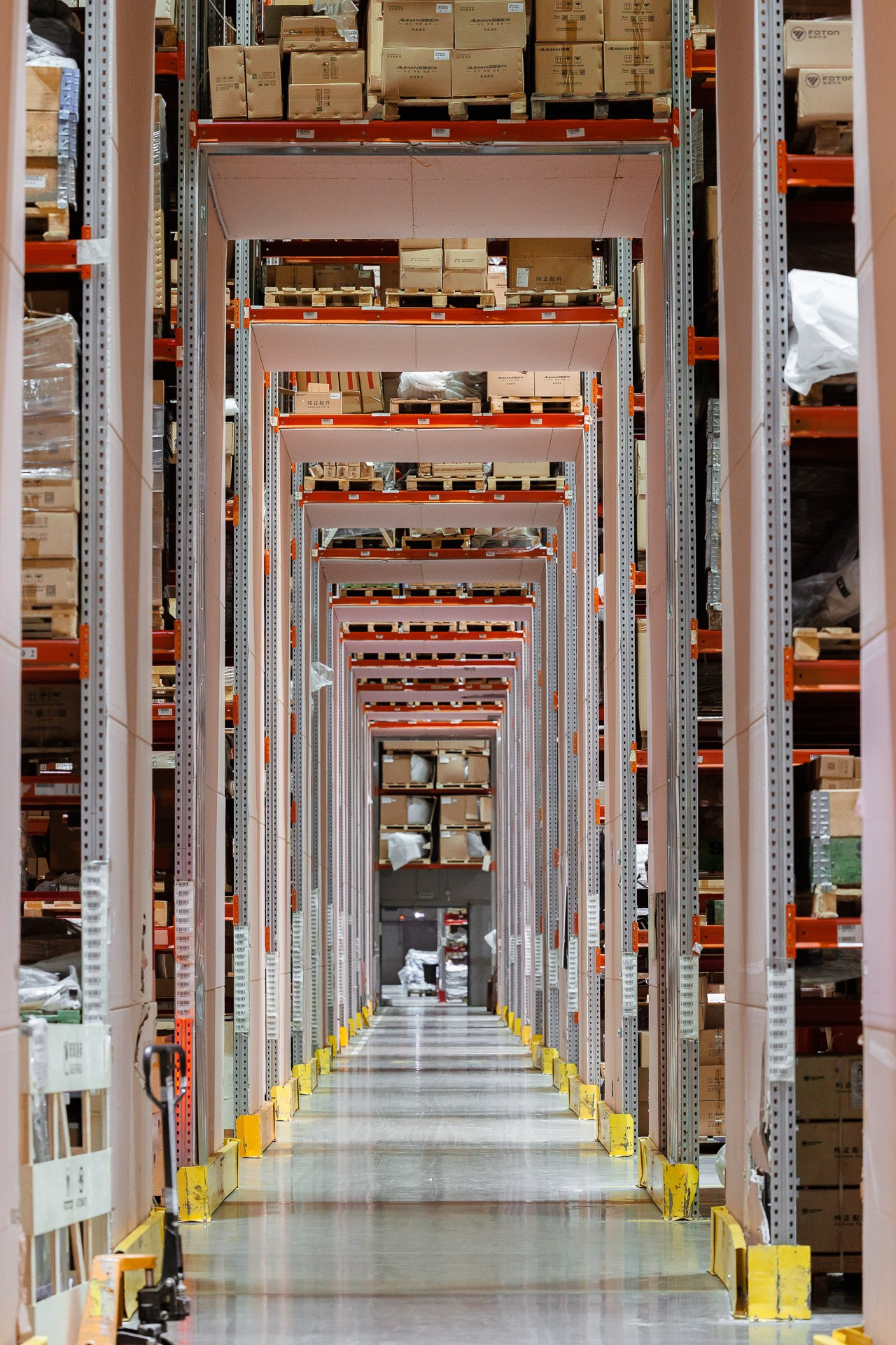 Склад. Фотосъёмка для бизнеса — предметное фото, репортаж с мероприятий, портреты людей, съёмка интерьера и экстерьера