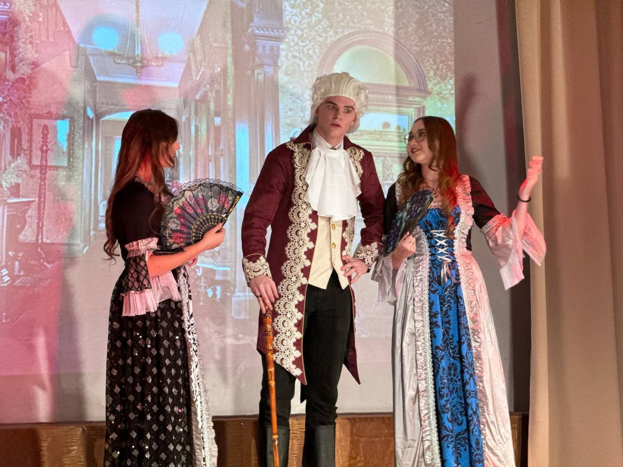 Фотографии "Трактирщица"