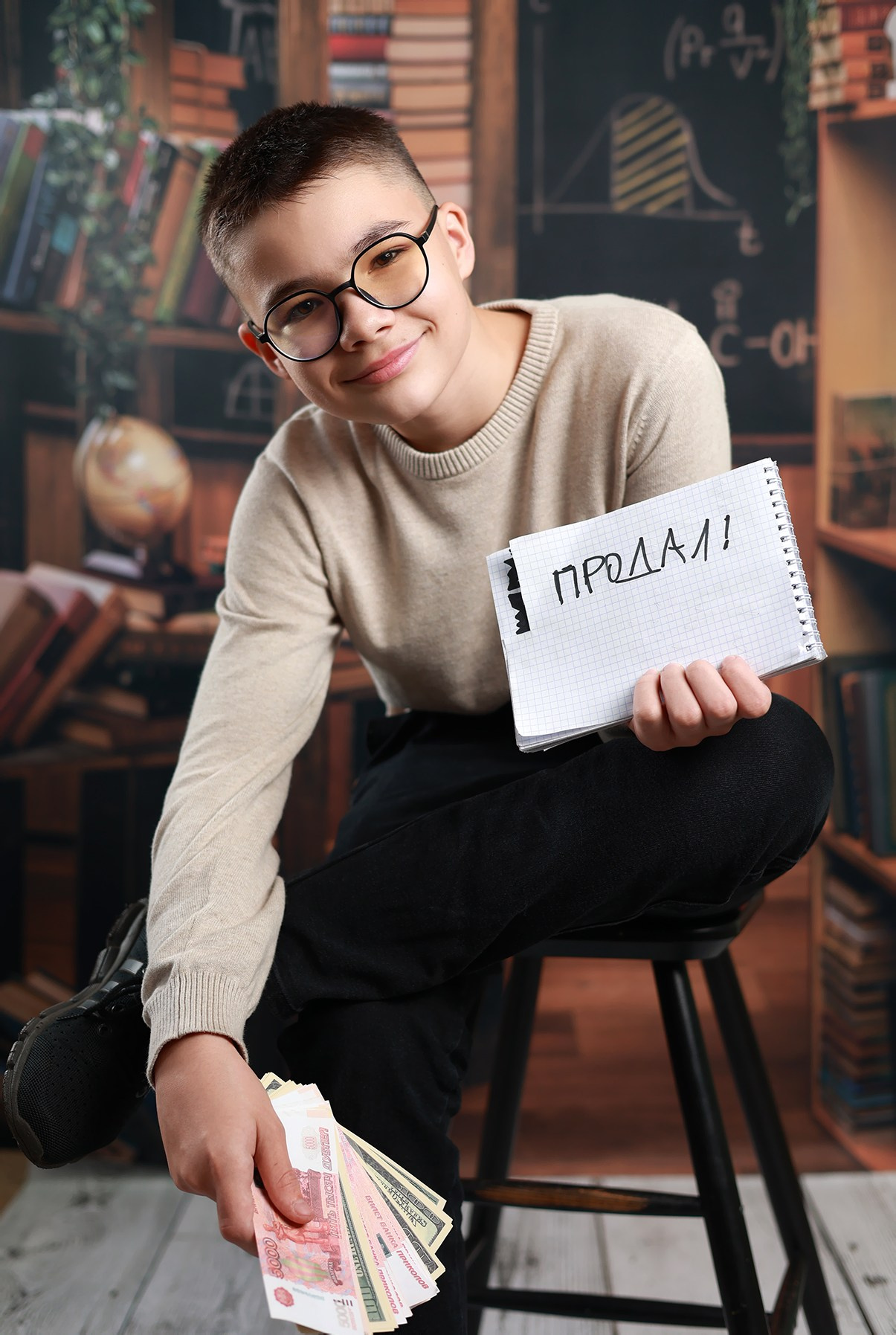 Кабинет. Выпускные альбомы в Иваново в детский сад и школу. Александр и Светлана Янкины