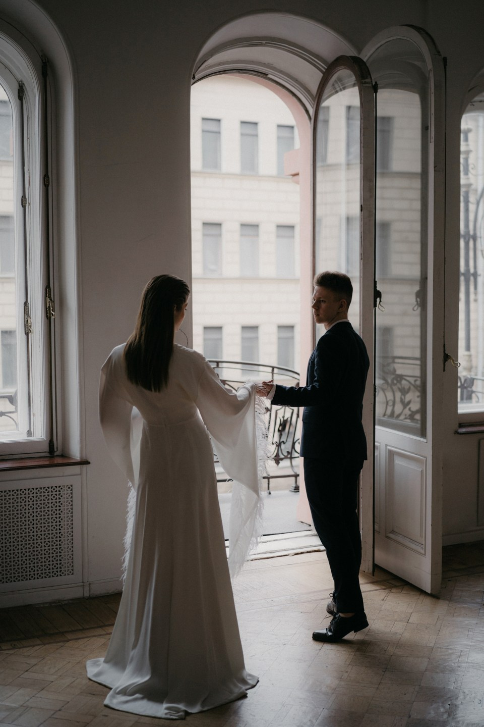 За окном питерские крыши. Свадебный фотограф в Белгороде Антон Каменев