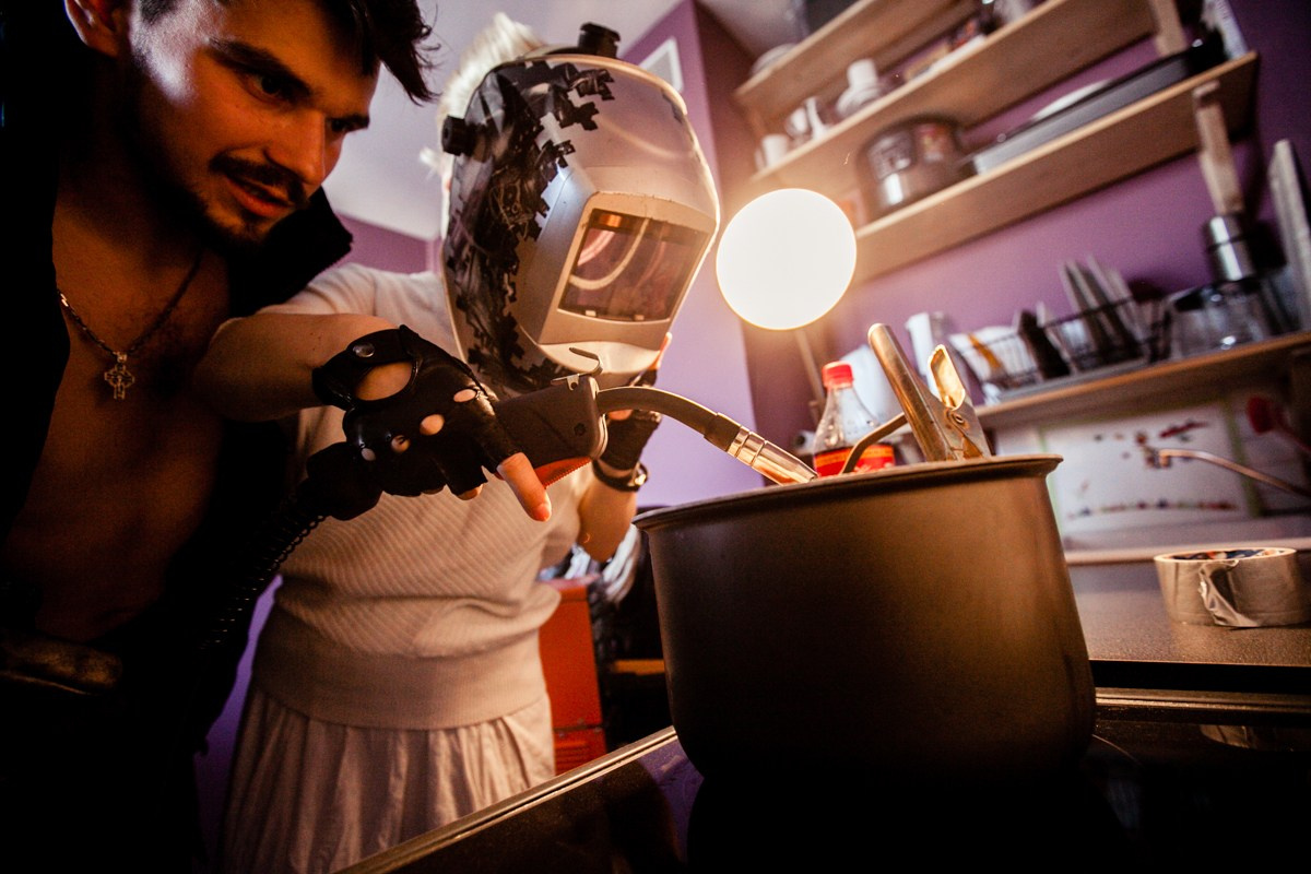 Света и Дима. Или как сварить борщ сварочным аппаратом?. Илья Михачёв Фотограф ПРО людей