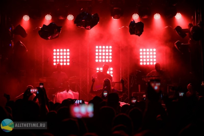 IOWA. Магия музыки в кадре: Концертная Фотография