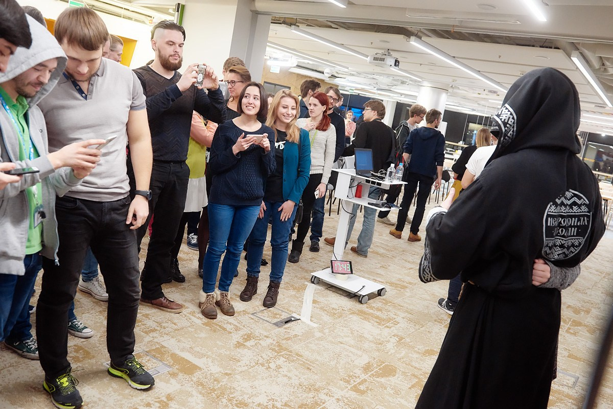 Нейромонах Феофан в Avito. Репортажный фотограф в Москве Вадим Францев