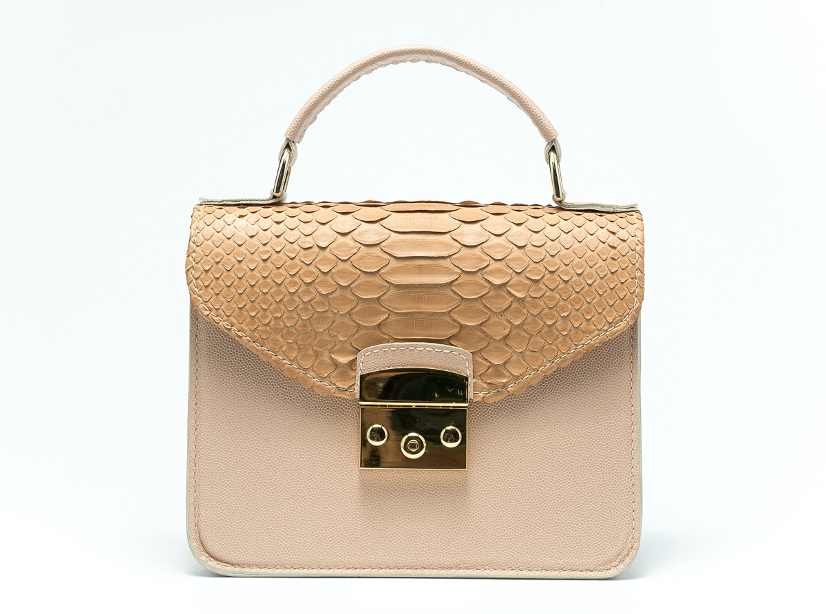 Фотосессия изделий из натуральной кожи для каталога и интернет-магазина. Фотограф интерьеров Фотосъемка рекламы в Ялте и по Крыму