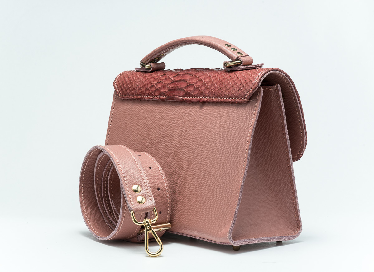 Фотосессия изделий из натуральной кожи для каталога и интернет-магазина. Фотограф интерьеров Фотосъемка рекламы в Ялте и по Крыму