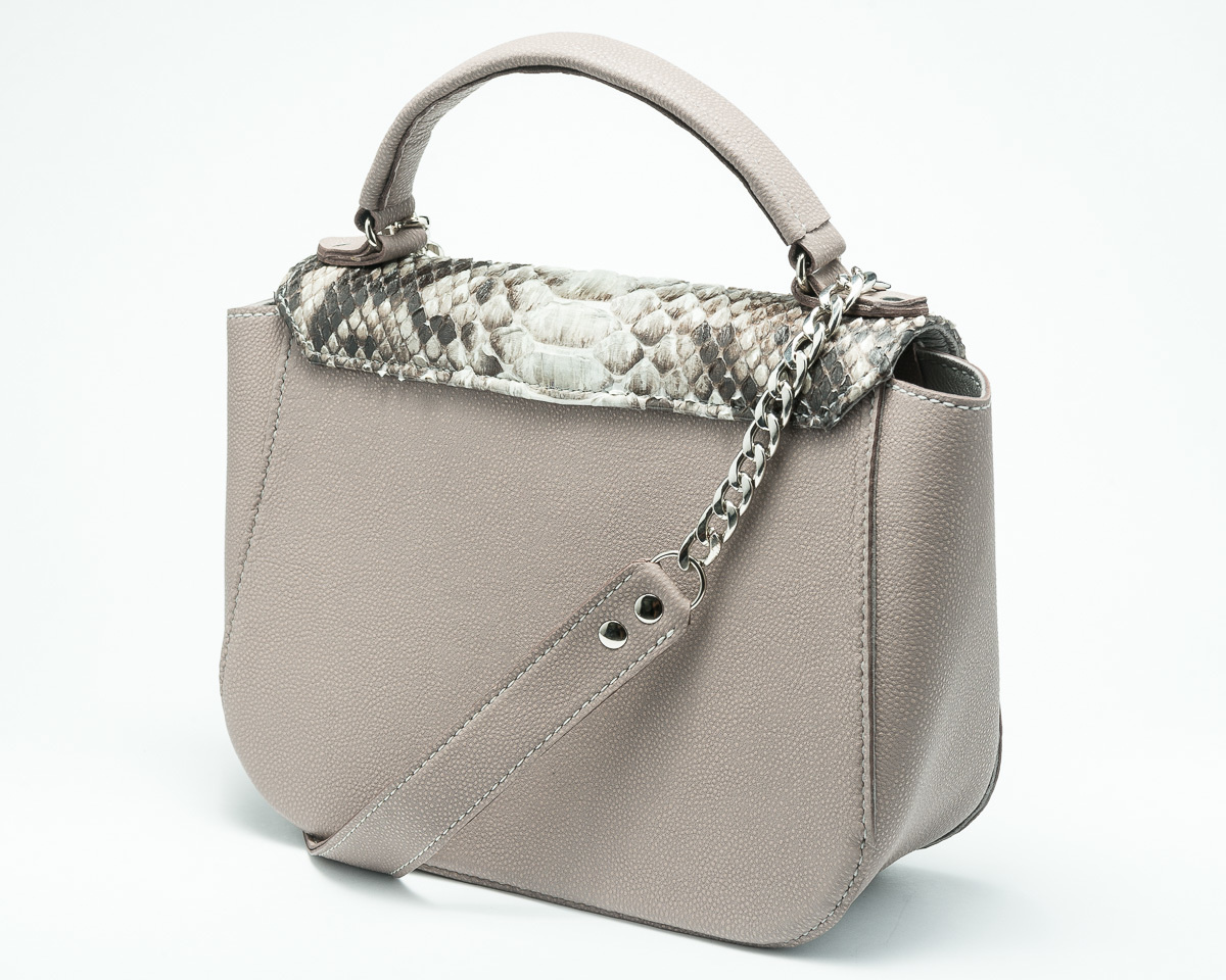 Фотосессия изделий из натуральной кожи для каталога и интернет-магазина. Фотограф интерьеров Фотосъемка рекламы в Ялте и по Крыму