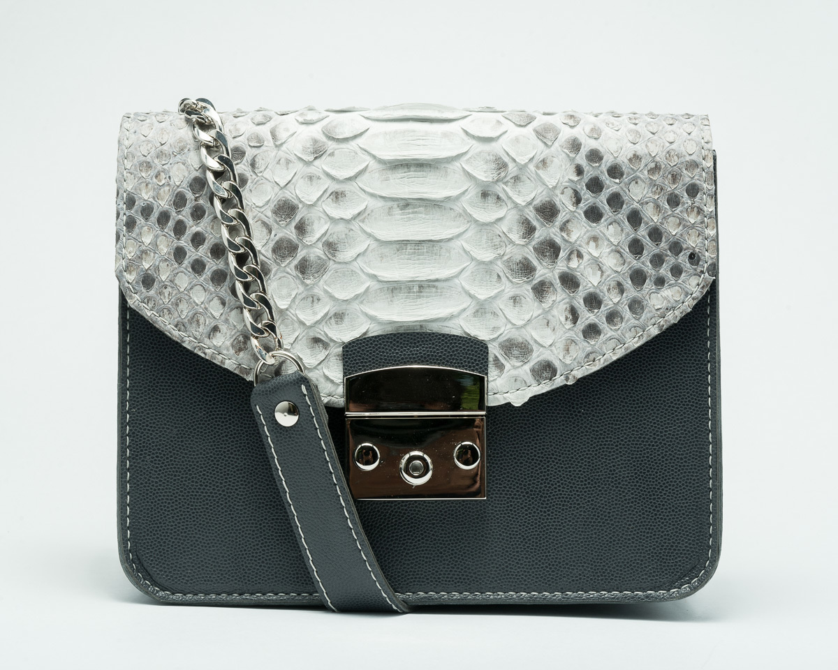 Фотосессия изделий из натуральной кожи для каталога и интернет-магазина. Фотограф интерьеров Фотосъемка рекламы в Ялте и по Крыму