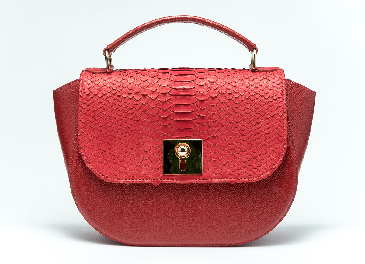 Фотосессия изделий из натуральной кожи для каталога и интернет-магазина. Фотограф интерьеров Фотосъемка рекламы в Ялте и по Крыму