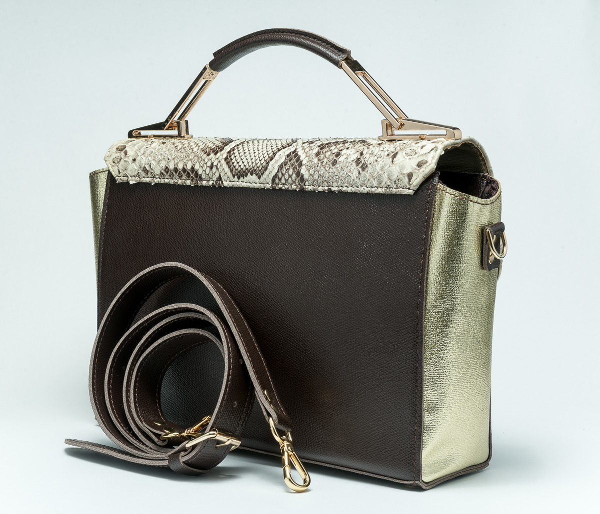 Фотосессия изделий из натуральной кожи для каталога и интернет-магазина. Фотограф интерьеров Фотосъемка рекламы в Ялте и по Крыму