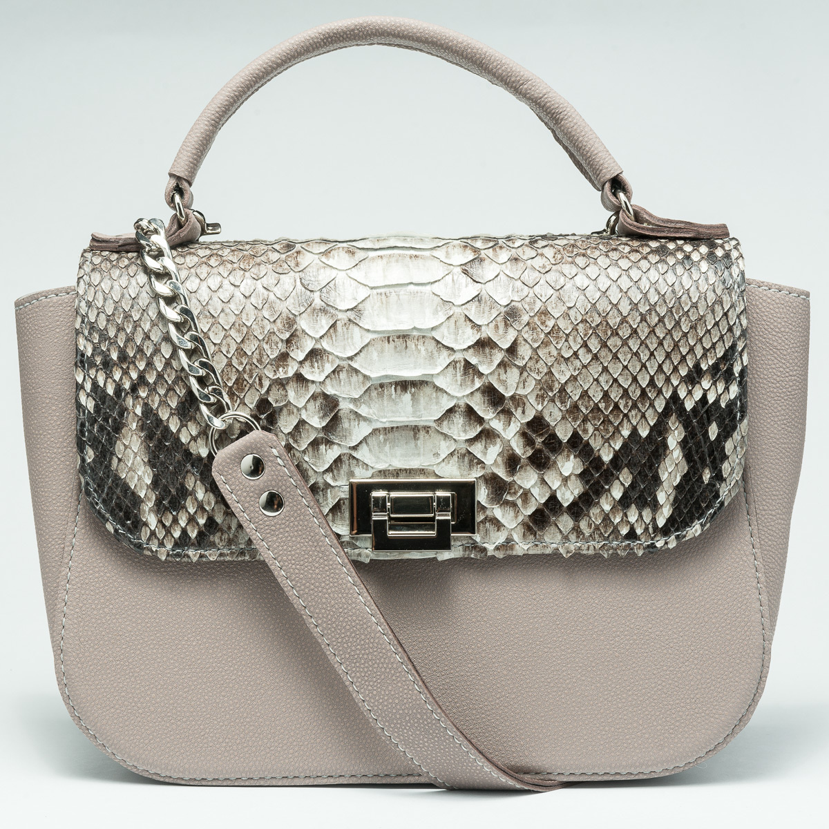 Фотосессия изделий из натуральной кожи для каталога и интернет-магазина. Фотограф интерьеров Фотосъемка рекламы в Ялте и по Крыму