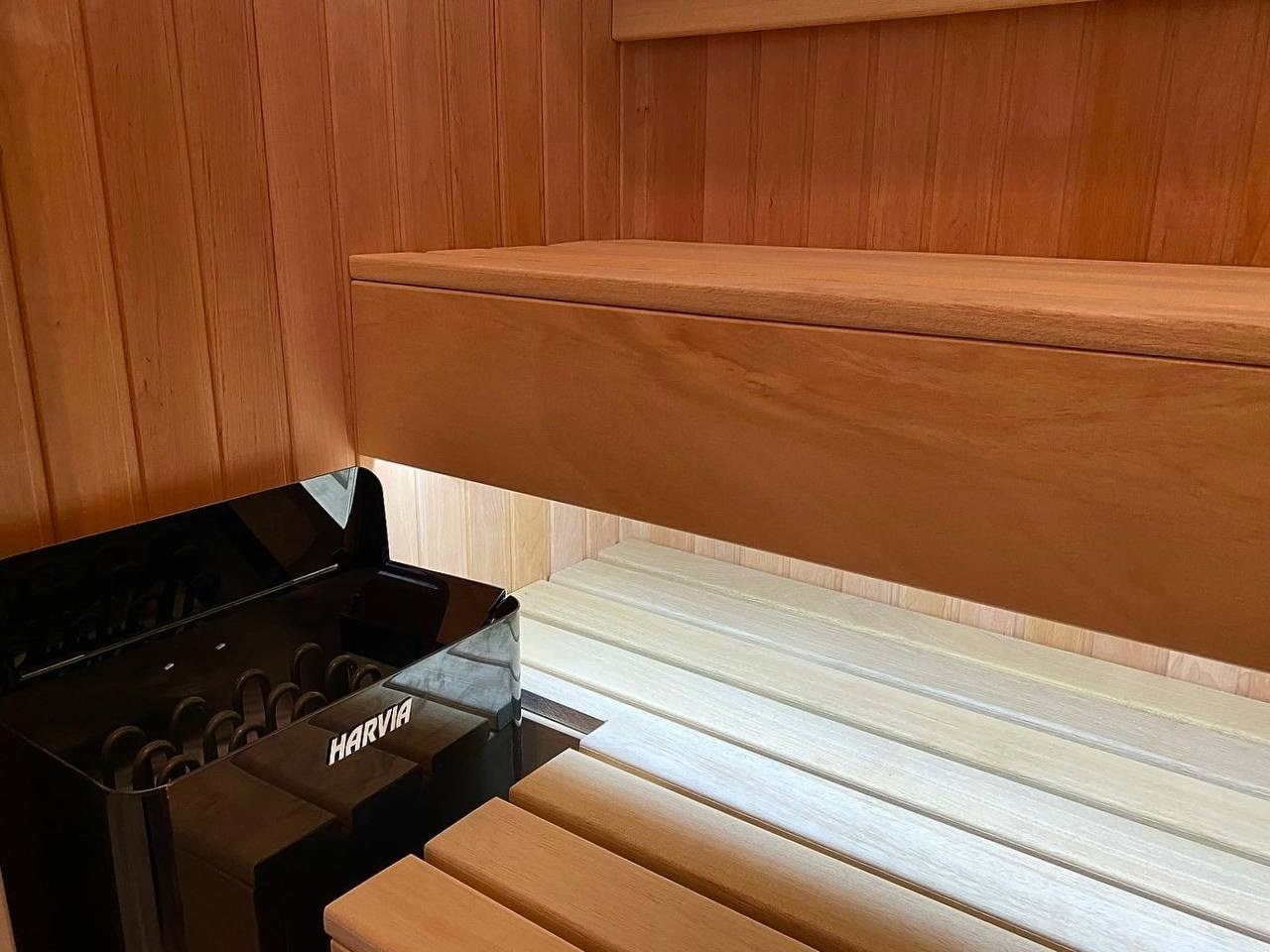 Сауна в квартире или «Впихнуть Невпихуемое»: ольха, африканский абаши, прогреваемые электрокаменкой Harvia Wall. SaunaTopMasters
