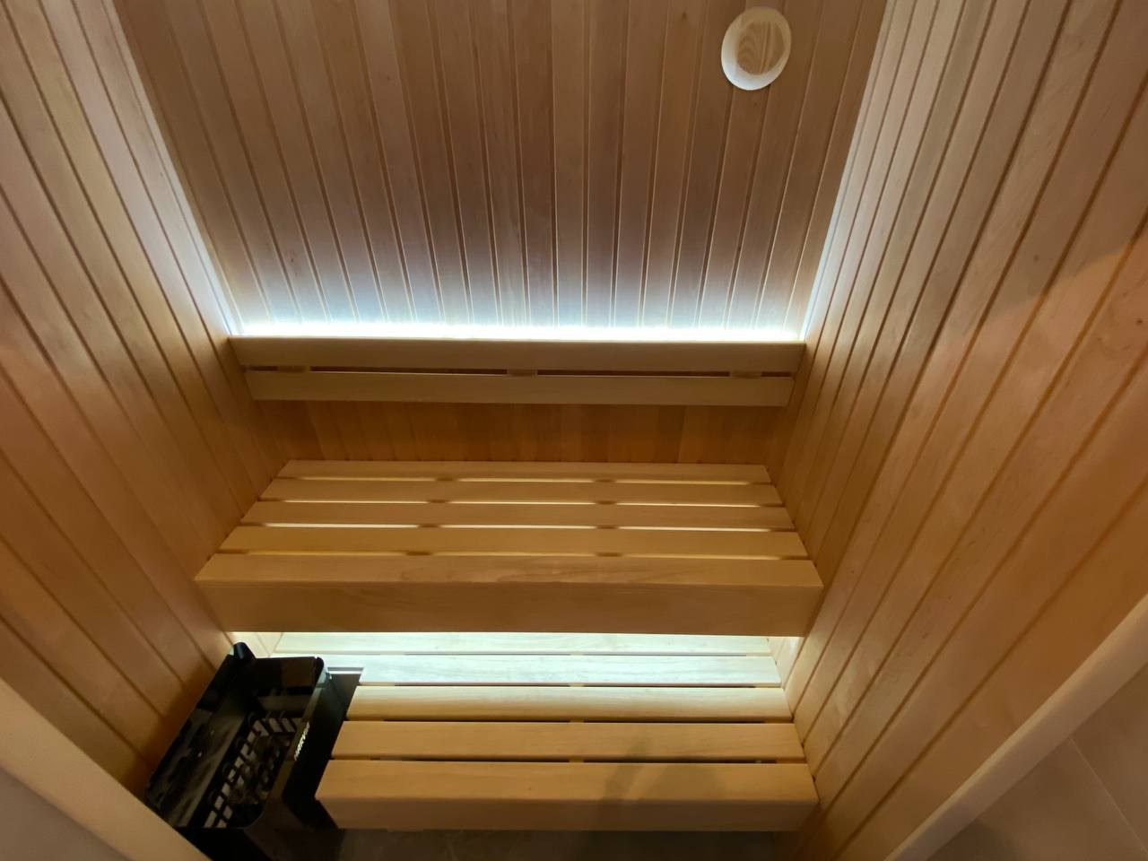 Сауна в квартире или «Впихнуть Невпихуемое»: ольха, африканский абаши, прогреваемые электрокаменкой Harvia Wall. SaunaTopMasters