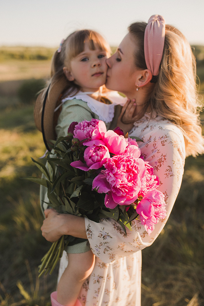 Мама Настя и маленькая София. Свадебный и семейный фотограф в Белгороде Евгения Курочкина